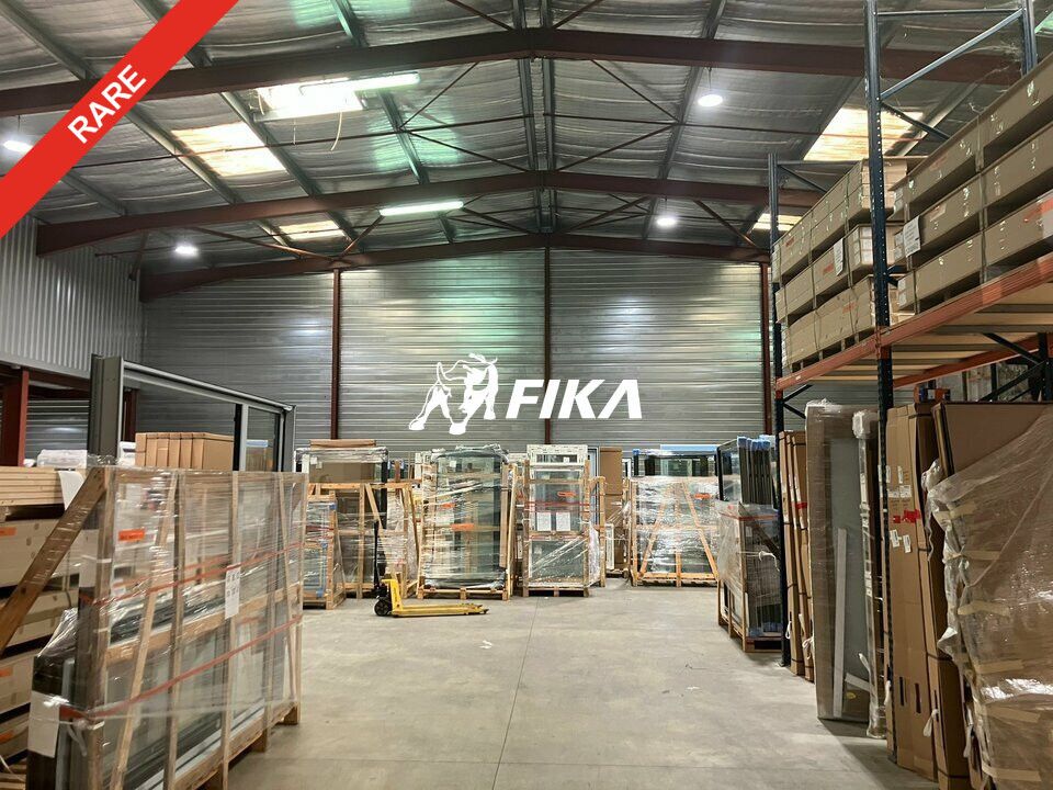 Vente local d''activites 1270 m² non divisibles