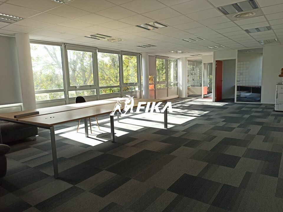 Location bureaux 385 m² divisibles à partir de 95 m²