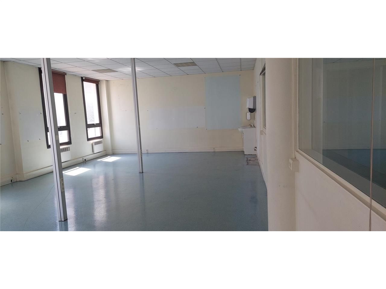 Location bureaux 215 m² non divisibles