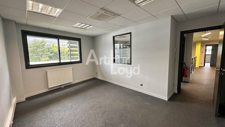 Location bureaux 200 m² non divisibles