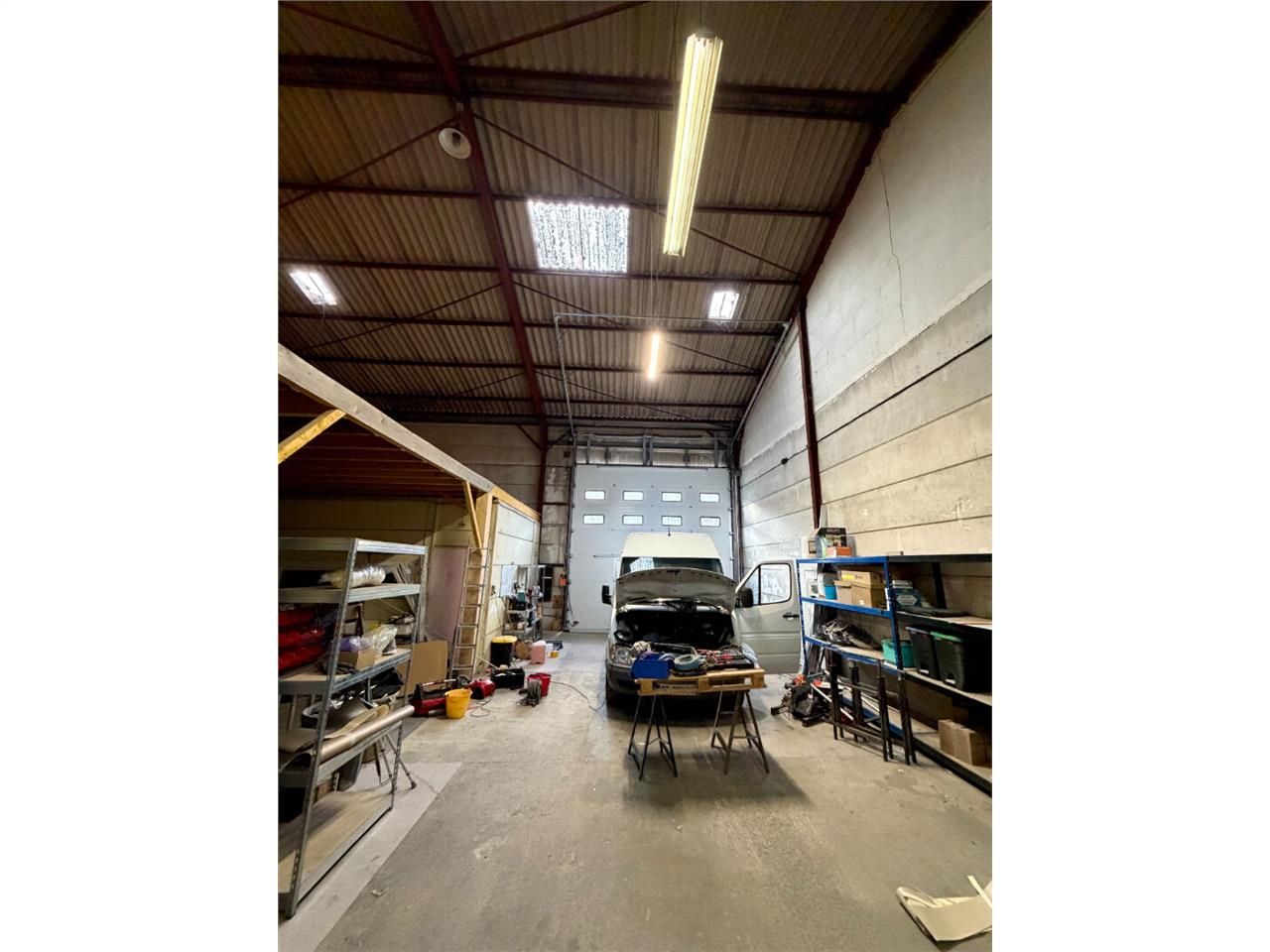 exclusivite a vendre - local de stockage + bureau