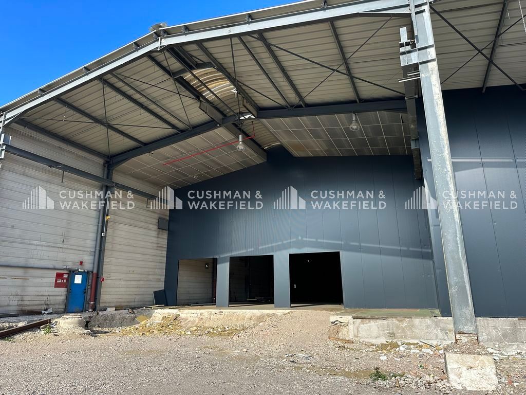 Vente activités 1650 m² non divisibles