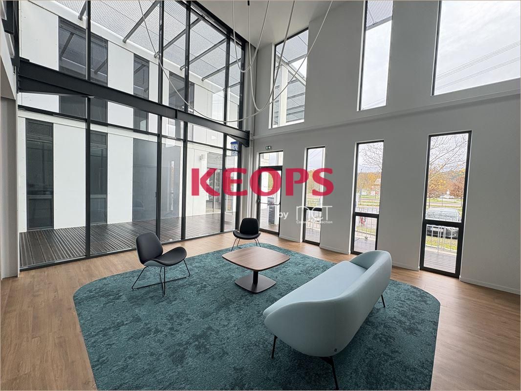 Location Bureaux récents 837 m² divisibles à partir de 92 m²
