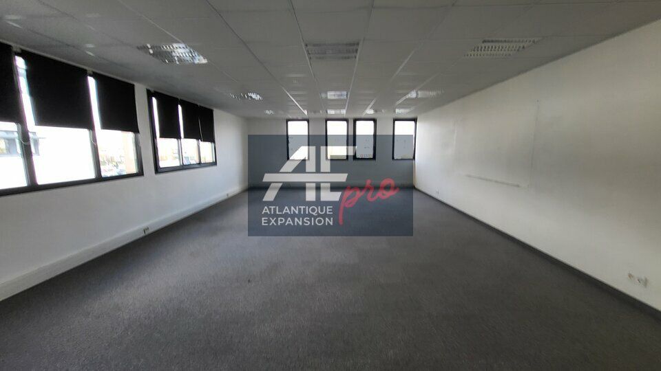 Location bureaux 179.32 m² non divisibles