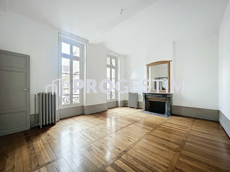 HOTEL PARTICULIER D'EXCEPTION - COEUR HISTORIQUE DE DIJON - A VENDRE