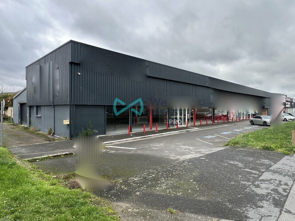 Location local commercial 1000 m² non divisibles