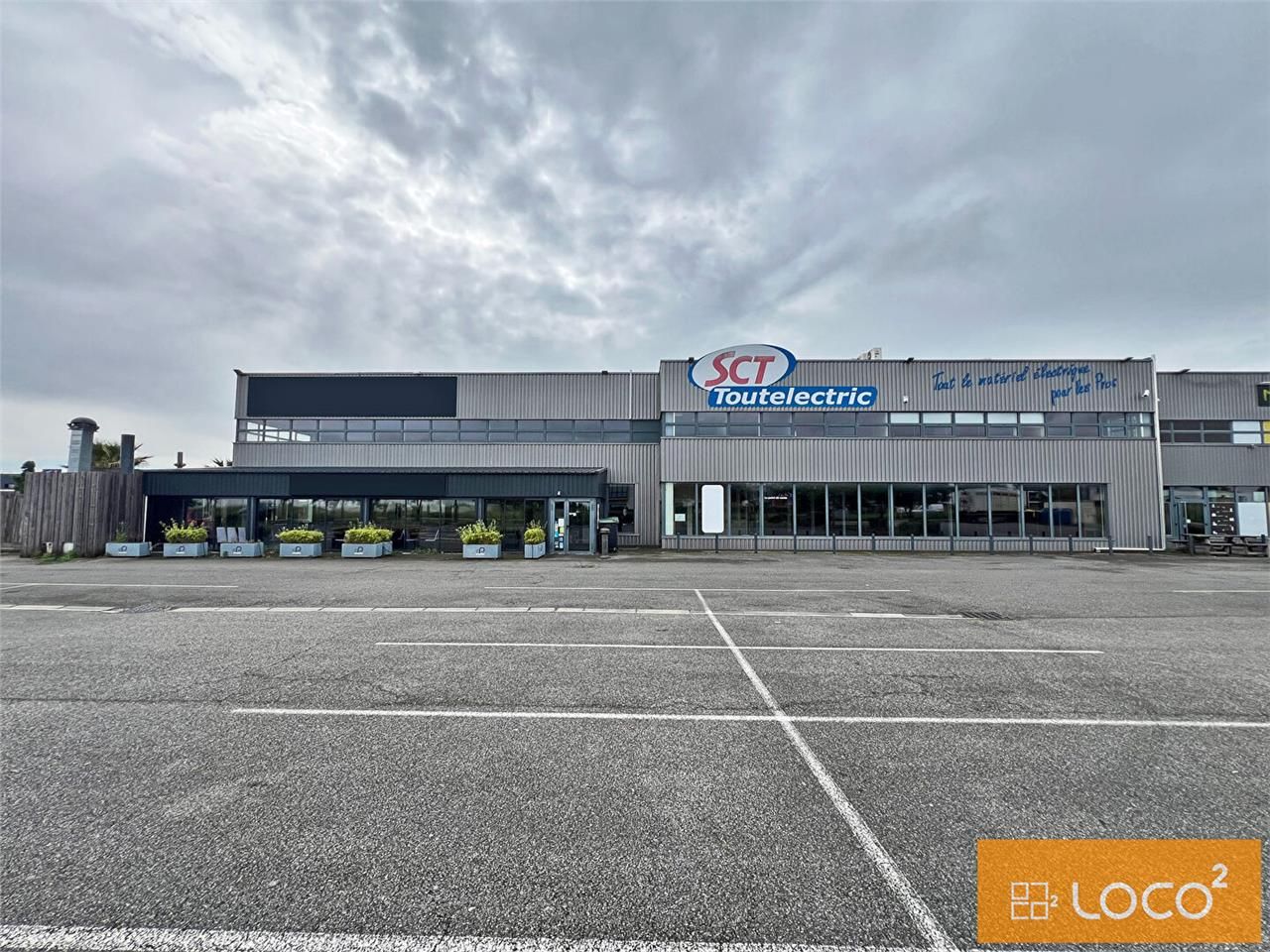 Location local commercial 334.00 m² à PLAISANCE DU TOUCH