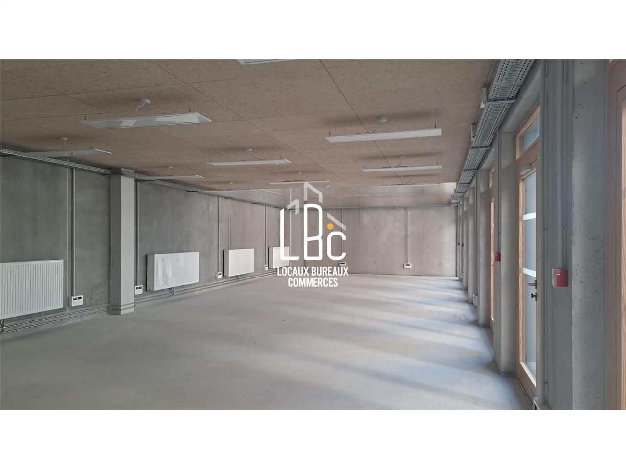 Location local commercial 251.80 m² à Nantes