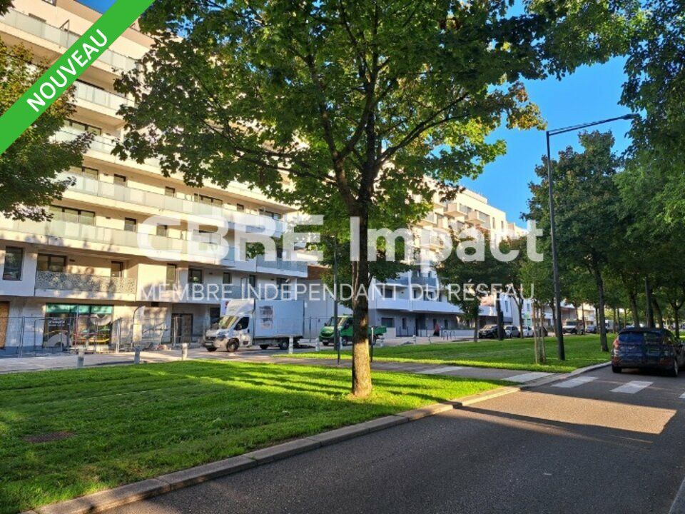 Location local commercial 111.14 m² non divisibles