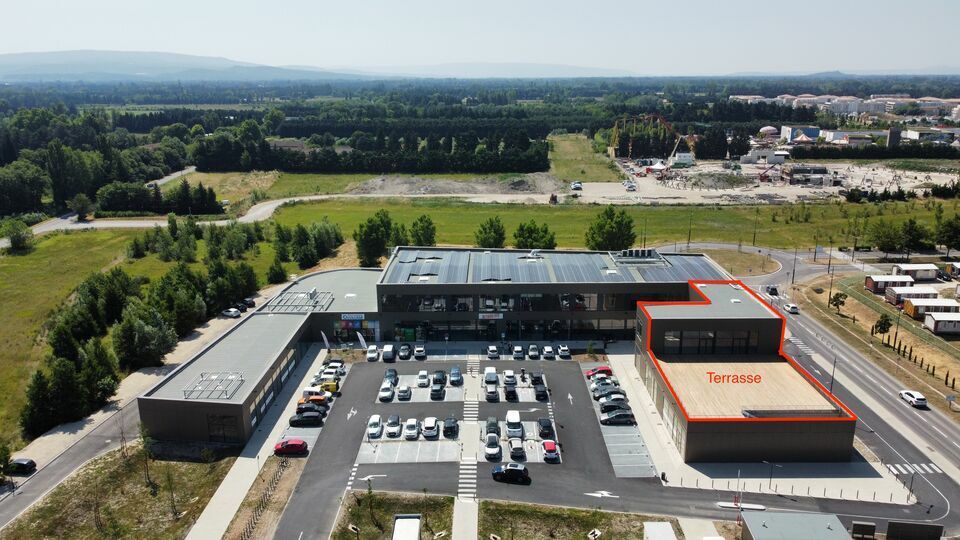 Location local commercial 305 m² non divisibles