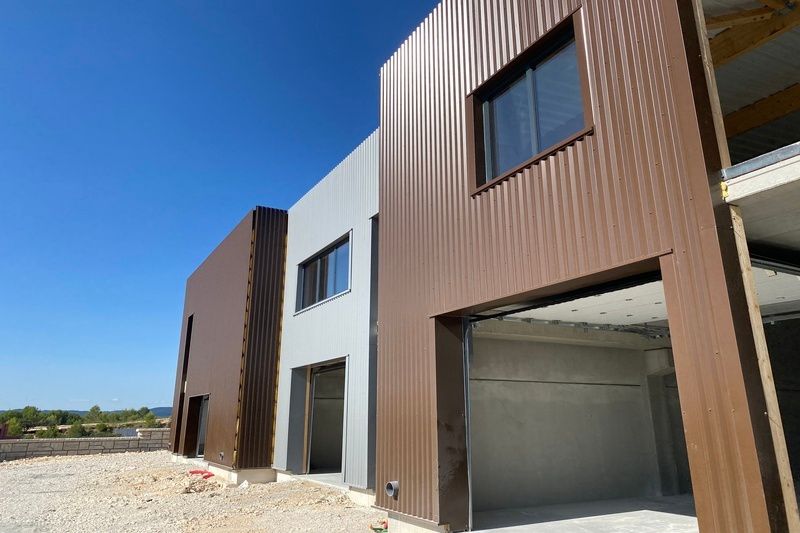 Locaux d'activité neufs à louer Vailhauquès
