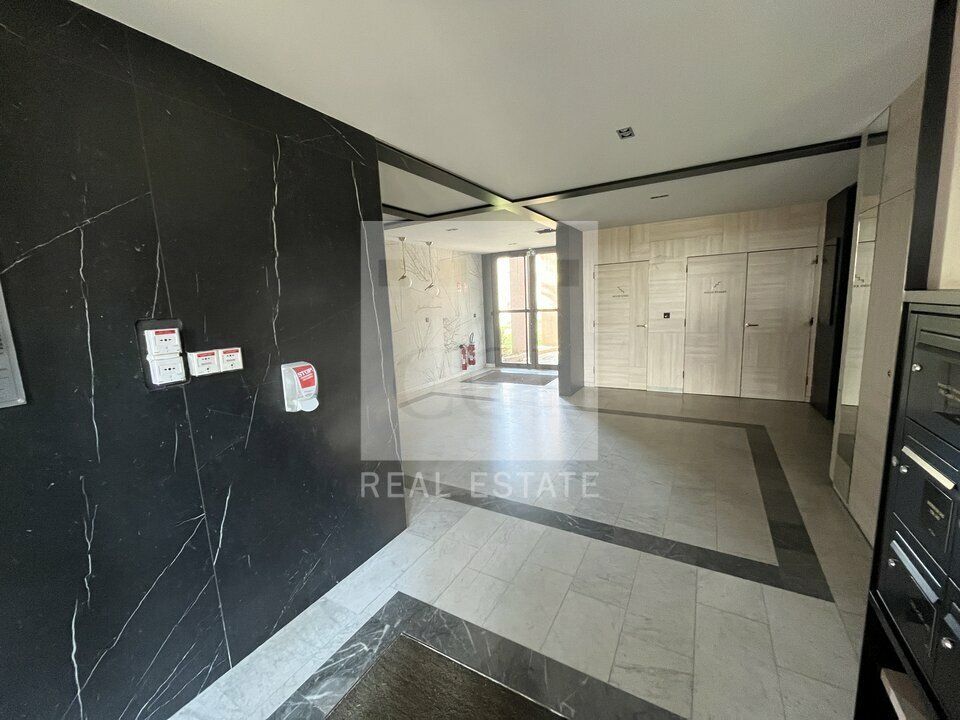 À VENDRE – BUREAUX EN RDC DE 147 m² – ÉCULLY – EMPLACEMENT STRATÉGIQUE