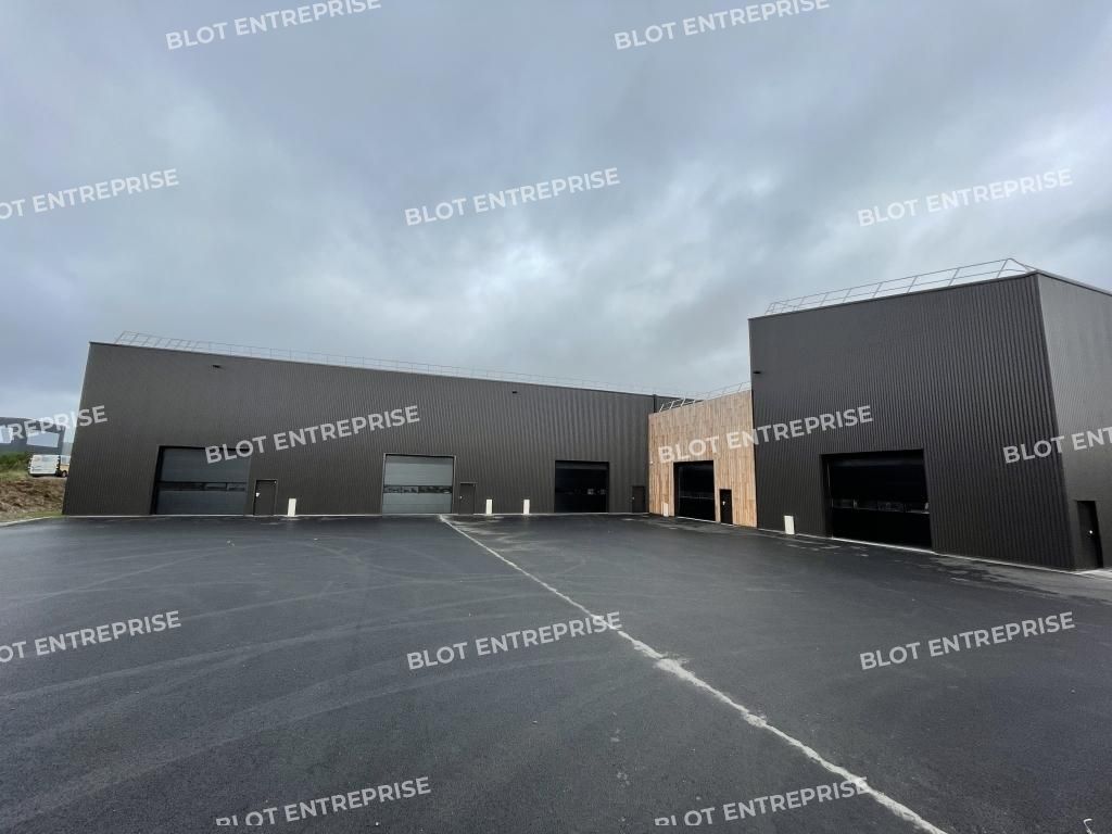 Location entrepôts 562 m² non divisibles