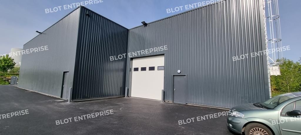 Location entrepôts 113 m² non divisibles