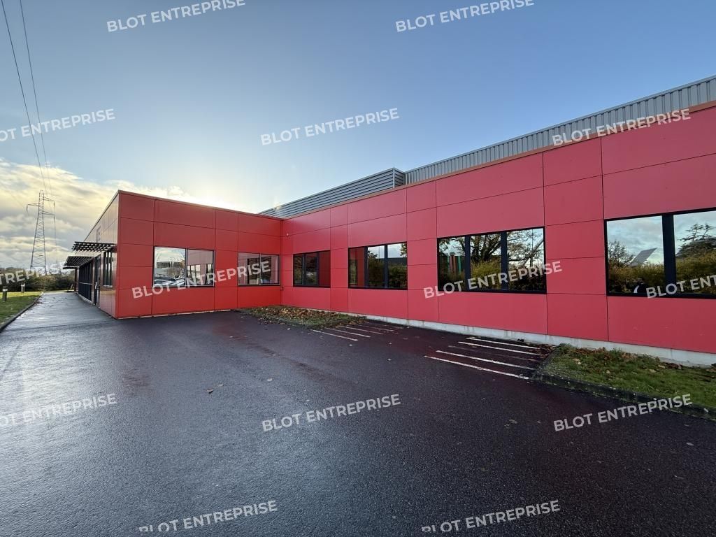 Location entrepôts 3000 m² non divisibles