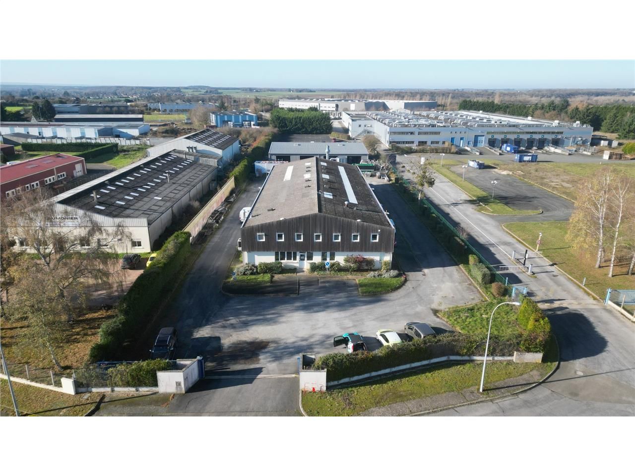 Vente local 1913 m² à Châteaudun