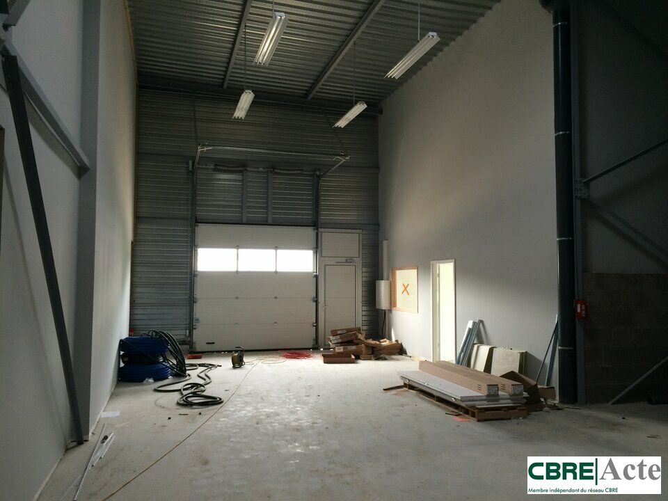 Location local d''activites 118 m² non divisibles