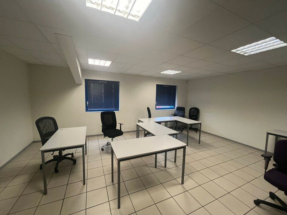 A LOUER - BUREAUX - ZONE INDUSTRIELLE DU HAVRE - 350 m2