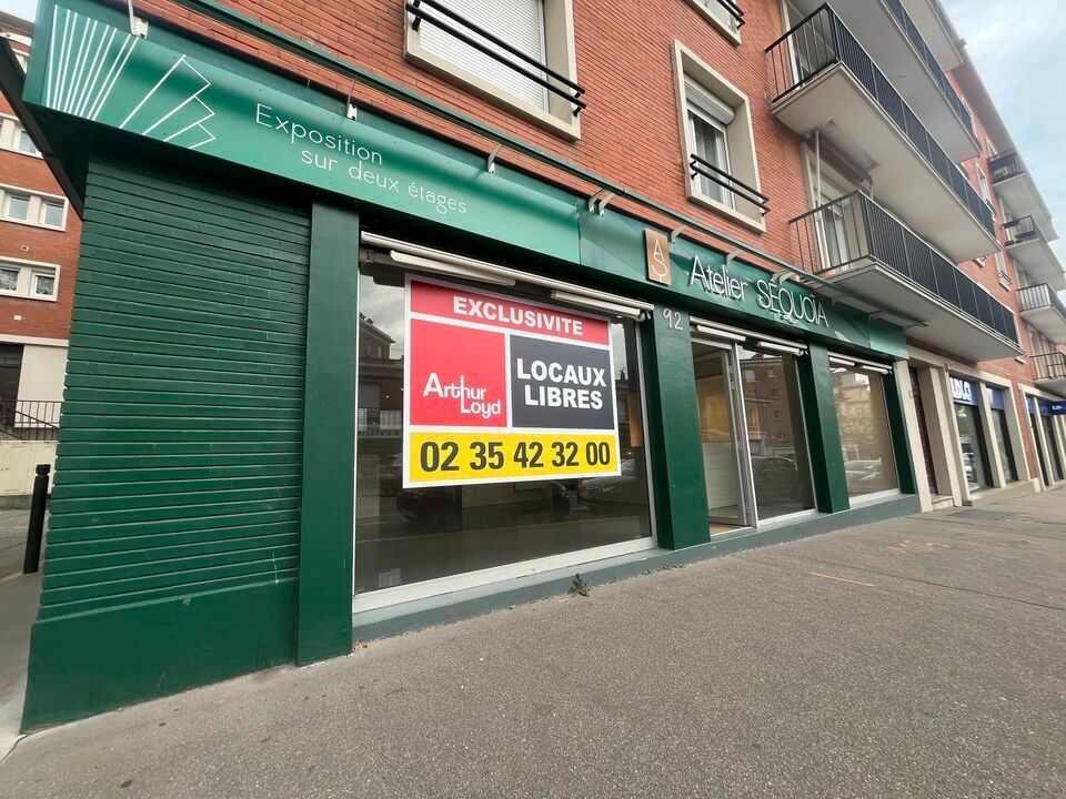A LOUER - LOCAL COMMERCIAL 121 m2