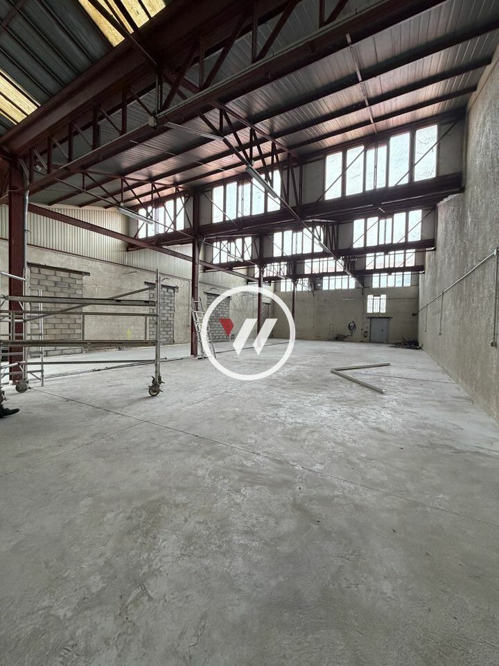Vente entrepot 758 m² non divisibles