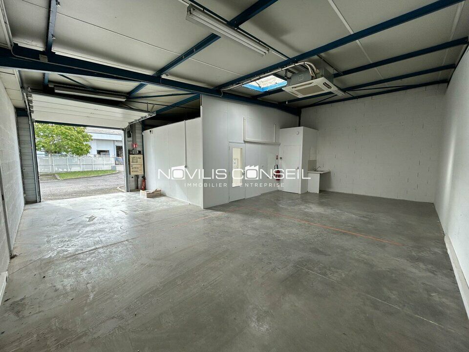 Location local d''activites 100 m² non divisibles