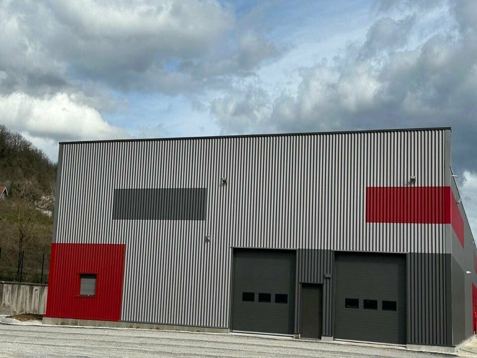 Location local d''activites 1100 m² non divisibles