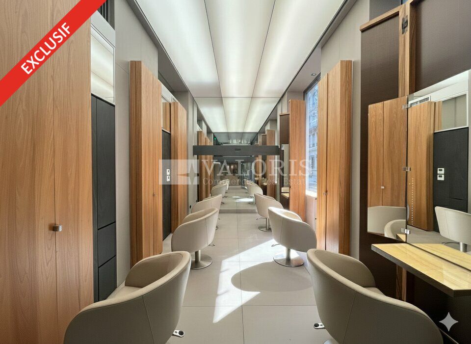 Valoris Real Estate vous propose un local commercial en plein coeur de la presqu'ile. Emplacement prime à proximité de la Place Bellecour.