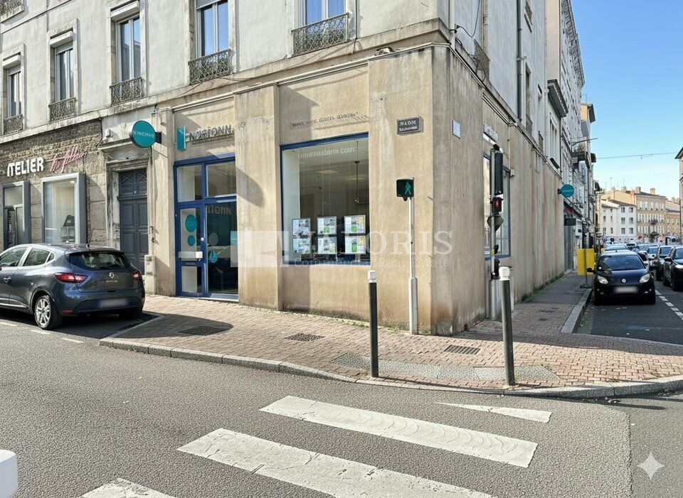 Location local commercial 130 m² non divisibles