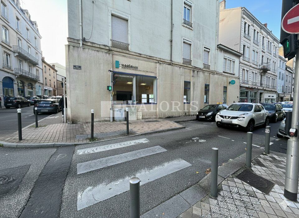 Valoris Real Estate vous propose à la location un local commercial d'une surface de 130 m² au cœur de Villefranche sur Saône à proximité immédiate de la Rue Nationale.