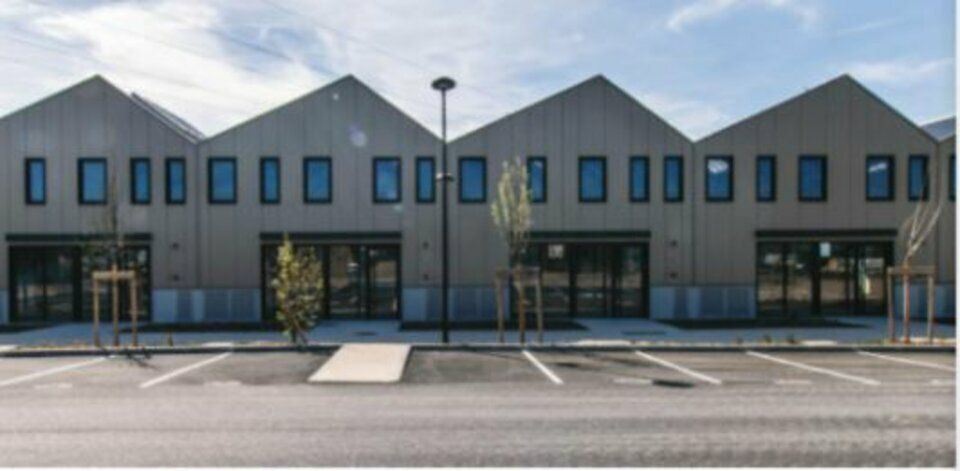 Vente local d''activites 3817 m² divisibles à partir de 236 m²