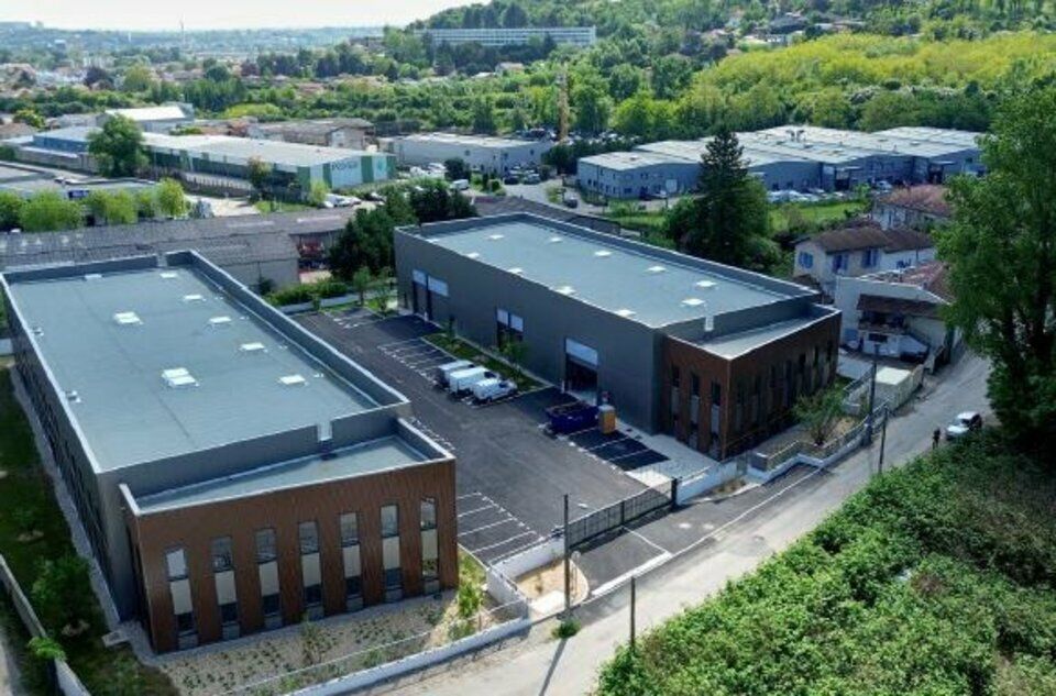 Vente local d''activites 948 m² divisibles à partir de 230 m²