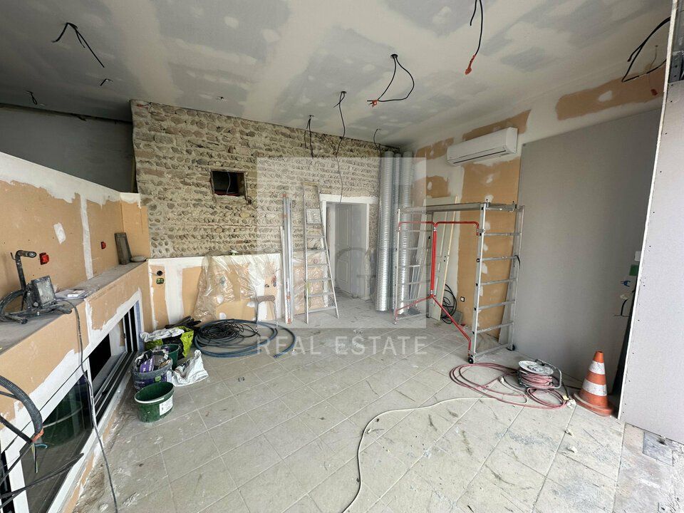 À LOUER – LOCAL COMMERCIAL DE 58 m² – CALUIRE-ET-CUIRE – EXCELLENTE VISIBILITÉ