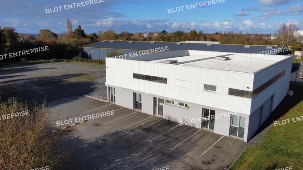 Location entrepôts 450 m² non divisibles