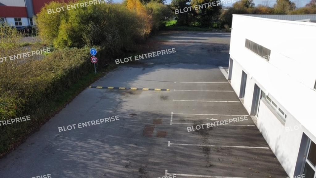 Location entrepôts 450 m² non divisibles