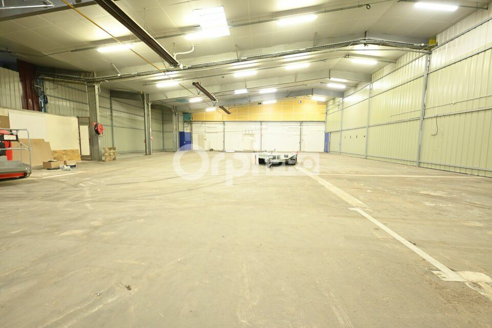 ENTREPOT A LOUER - 723 m² - LE CREUSOT