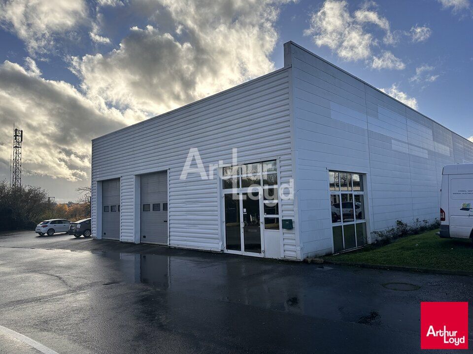 Location local d''activites 300 m² non divisibles