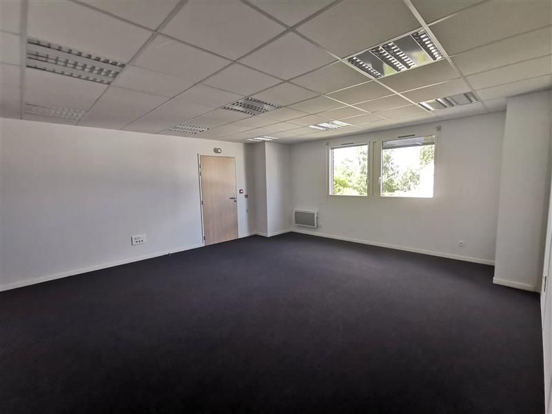 Location bureaux 160 m² non divisibles