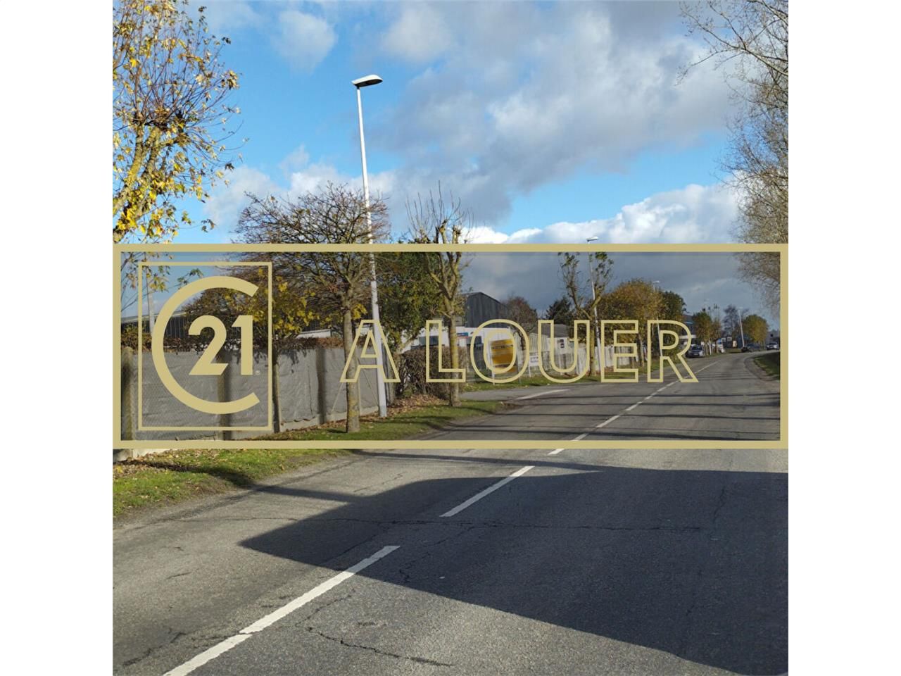 Location local 400.00 m² à VERSON