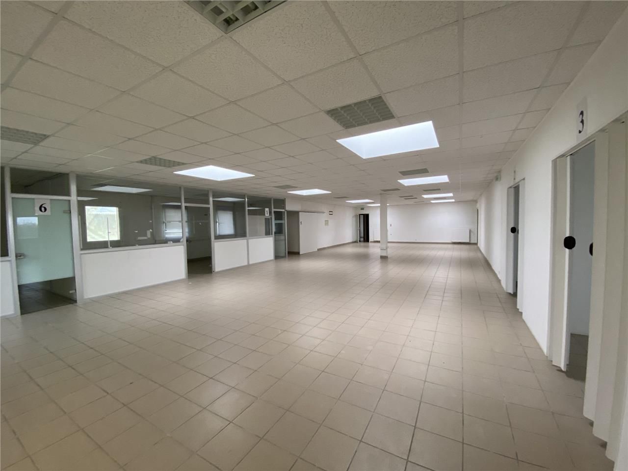 Location bureaux 405 m² à Brou