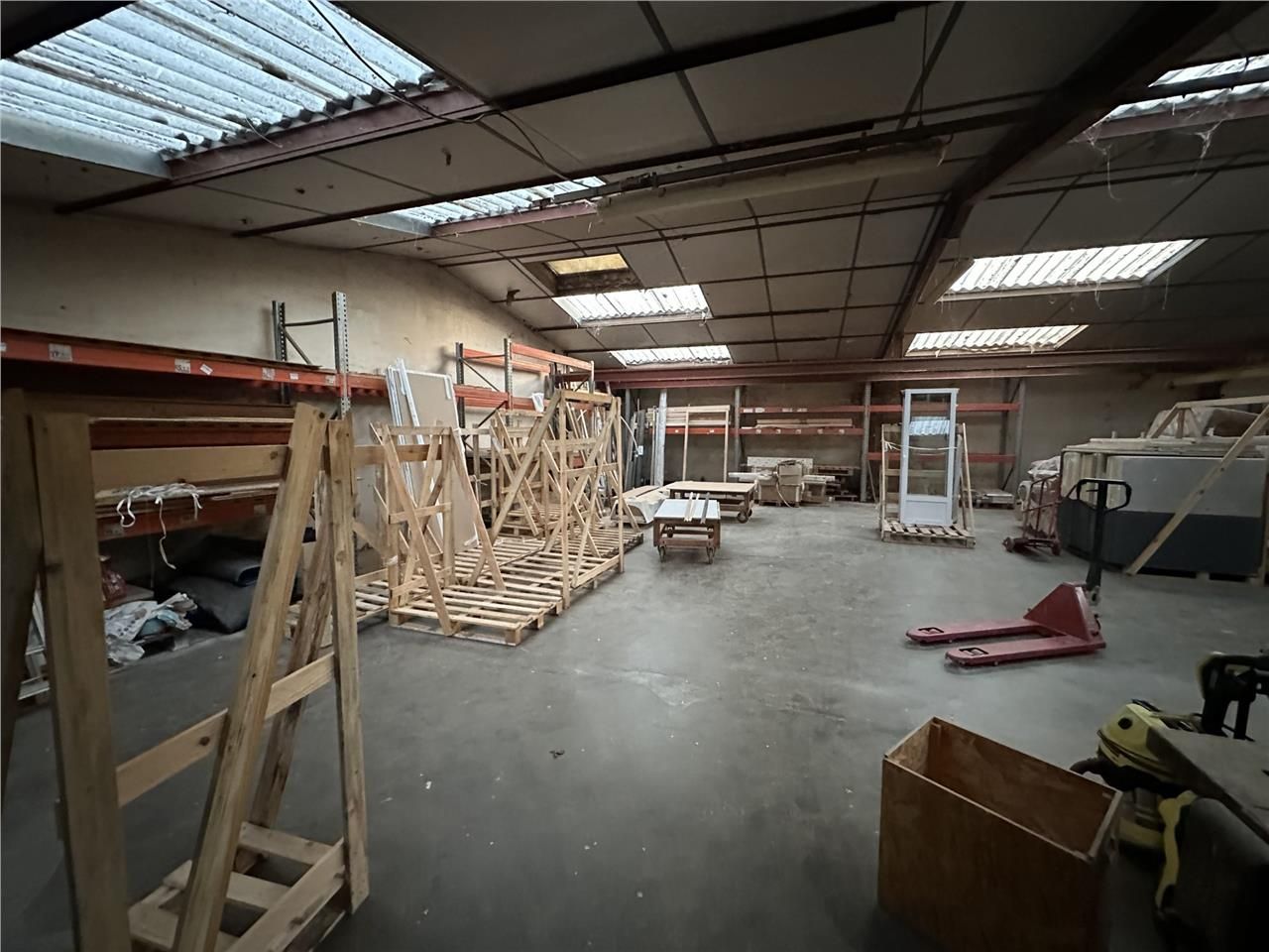 Location local 550 m² à Dammarie