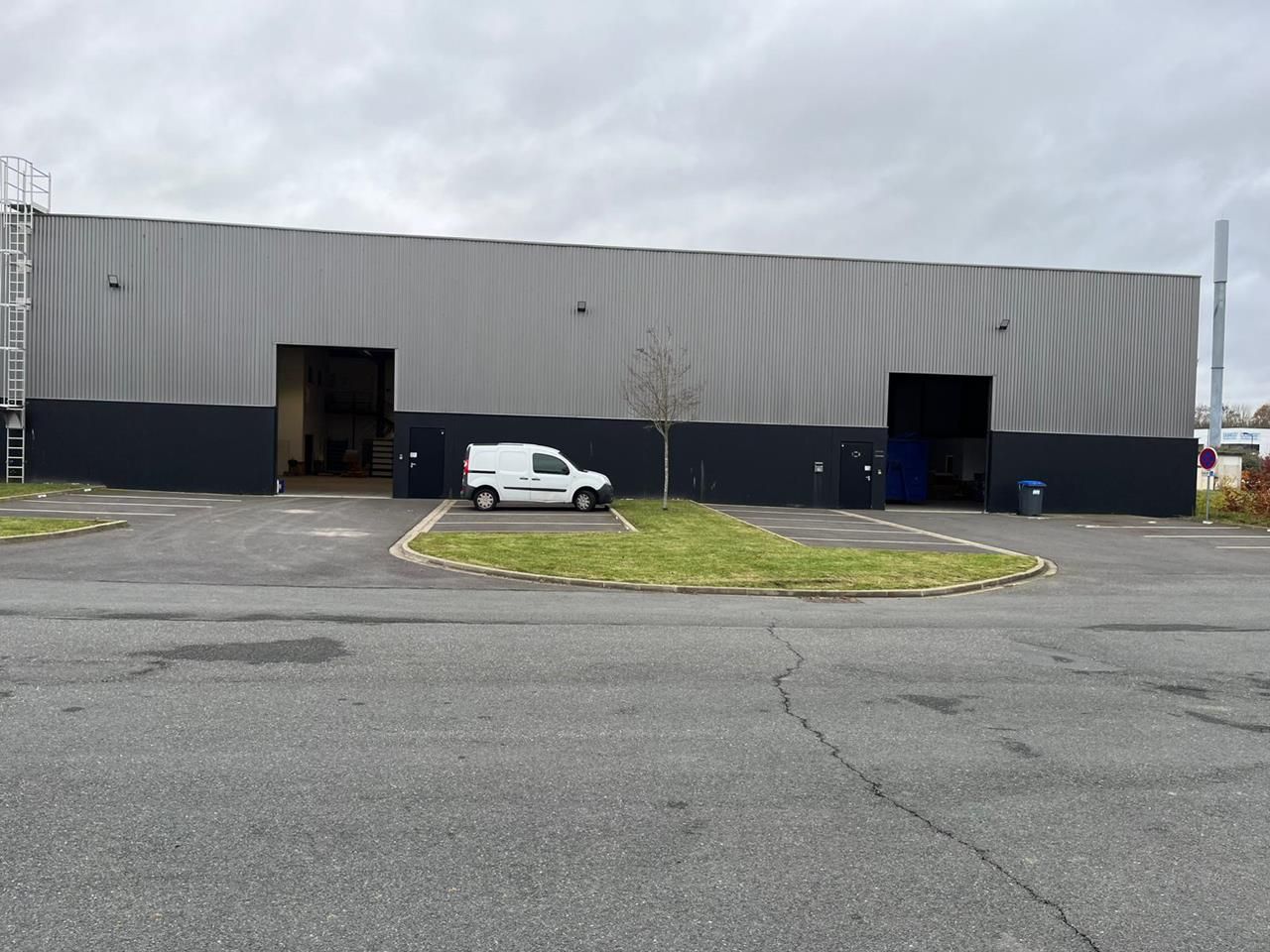 PHOTO-2025-12-04-12-19-18 2