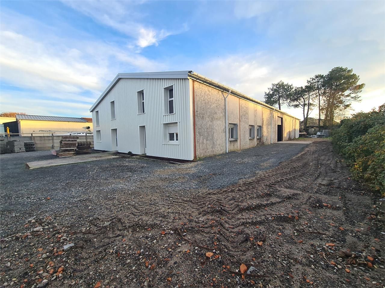 Location local 176.00 m² à LA TESTE DE BUCH