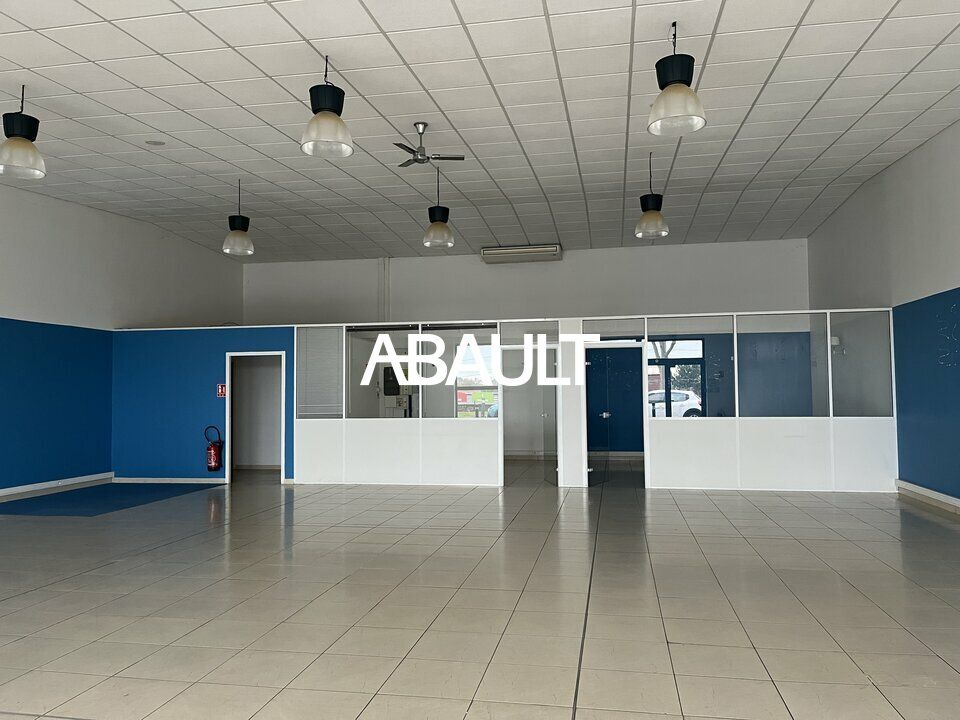 Location local commercial 197 m² non divisibles