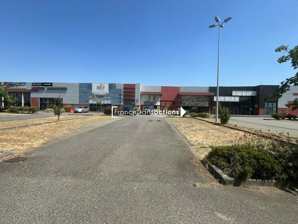 Location local commercial 275 m² non divisibles