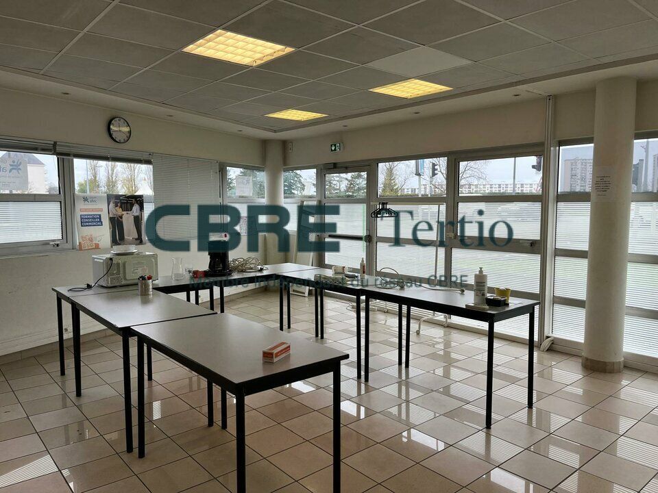 BUREAUX - CENTRE DE FORMATION ERP 5 / Saint-Avertin