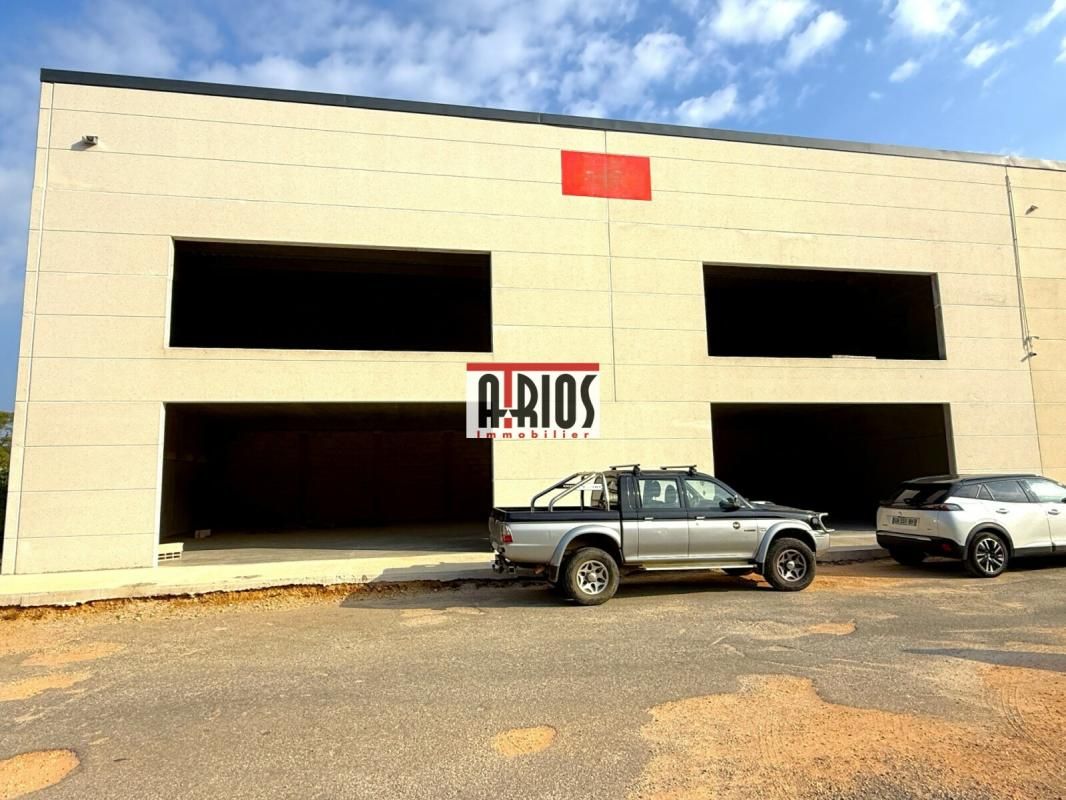 Location local commercial 436 m² non divisibles