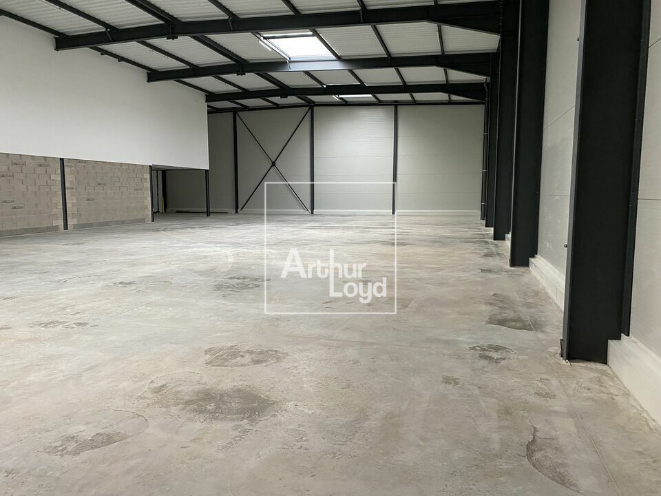 Location local d''activites 396 m² non divisibles