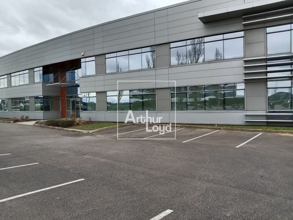 Location local d''activites 1720 m² non divisibles