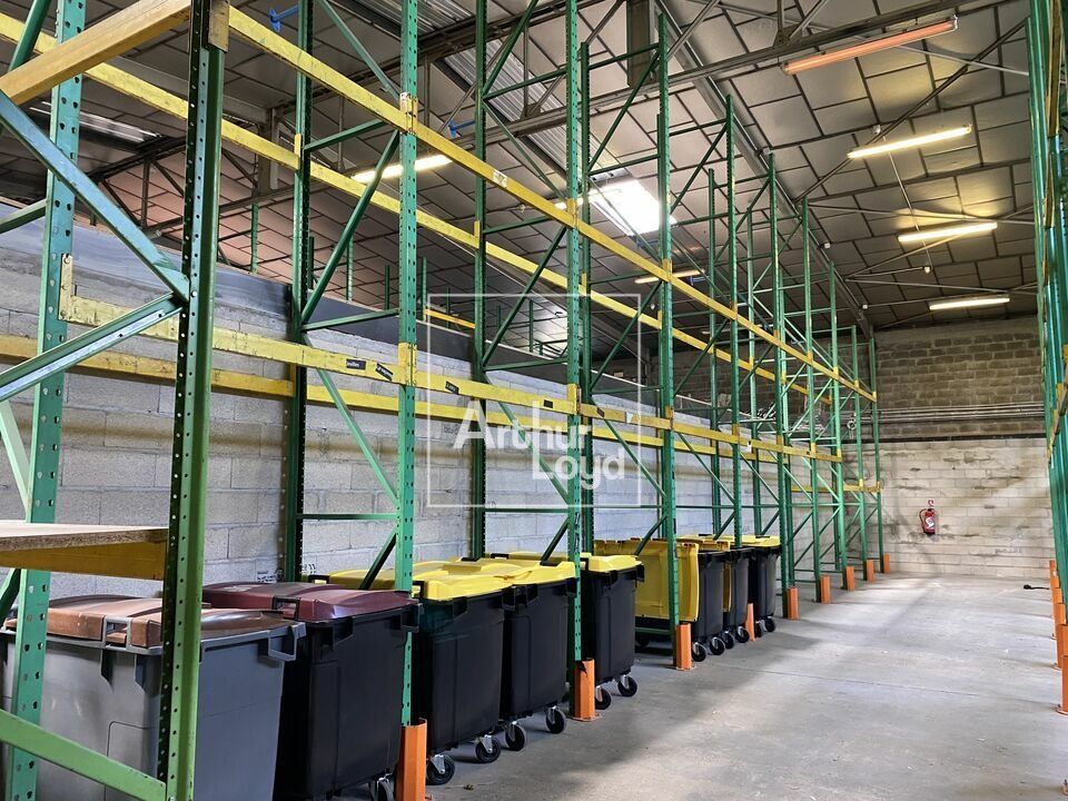Location local d''activites 1415.5 m² non divisibles
