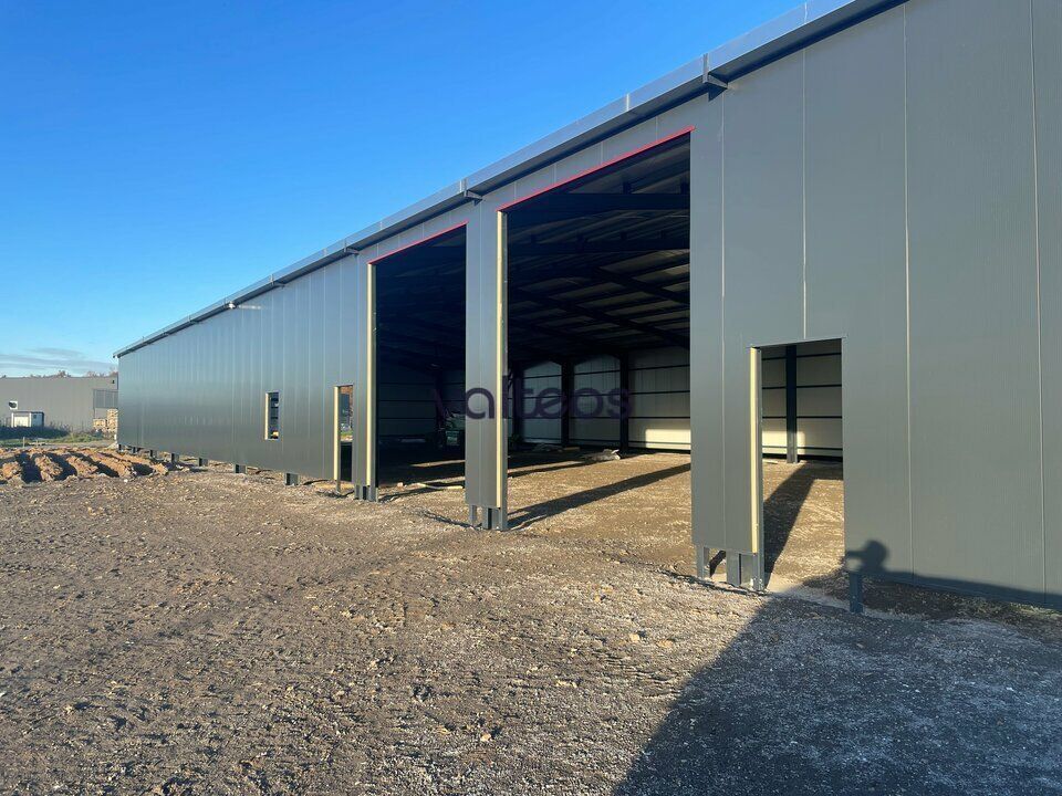 Location local d''activites 1000 m² divisibles à partir de 500 m²